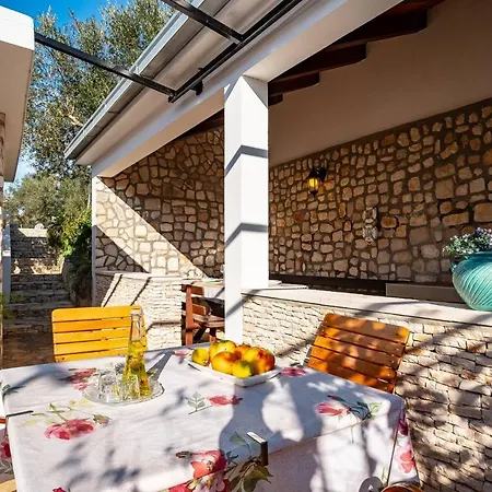 Nyaraló Holiday House By The Sea With Amazing Terrase View -