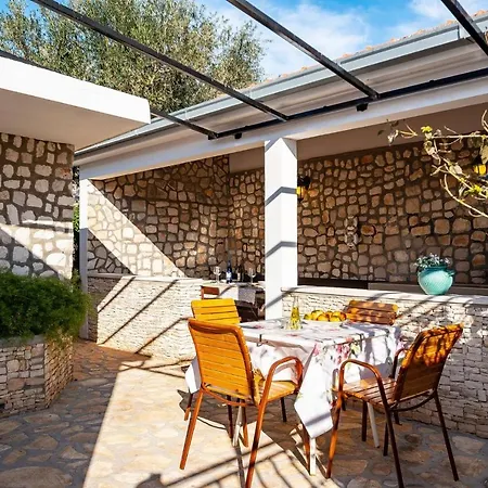 Holiday House By The Sea With Amazing Terrase View - Holiday home